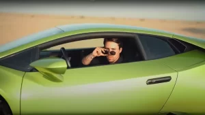 Matheus Borges de Lamborghini Verde no Deserto - Viajando depois de ficar milionário trabalhando na internet com o marketing digital.